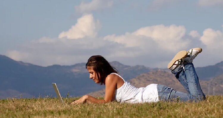 6 Reasons Why Studying Outside is Beneficial to Students Studying Outside